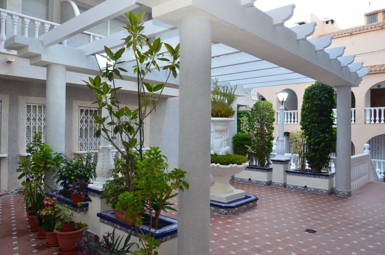 Apartamento Oslo Apartman Torrevieja Kültér fotó